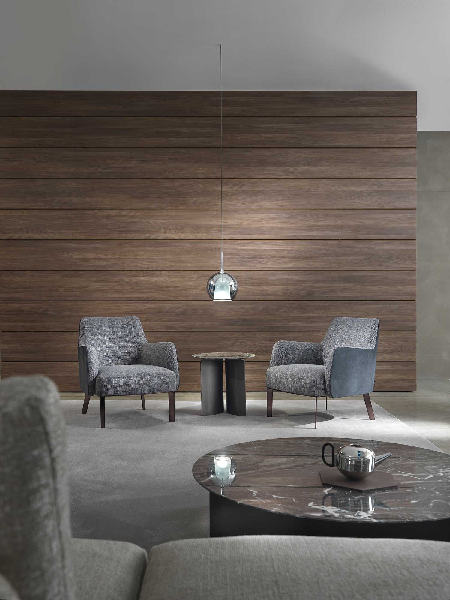 img045_Clipper_Low_Armchairs_Metal_Base